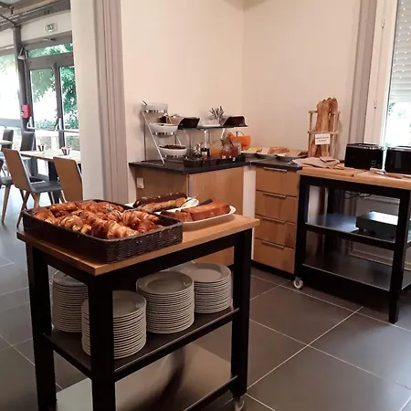 Logis De L'europe Hotel